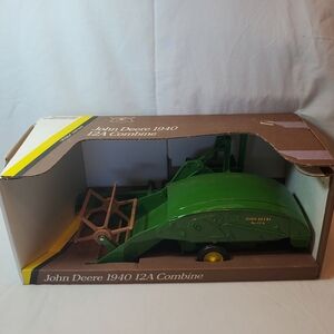 John Deere 1940 12A Combine Vtg 1991 Ertl 1/16 Scale Die Cast Metal, NIB